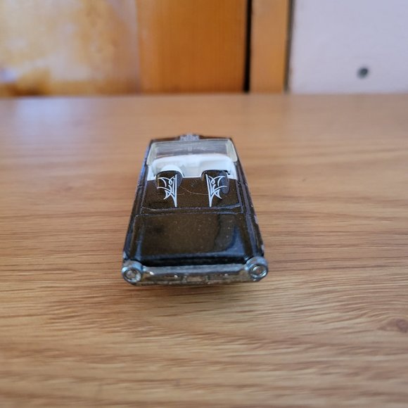 1996 Hot Wheels ’53 Thunderbird & 1989 Matchbox 1957 Thunderbird - Picture 6 of 13